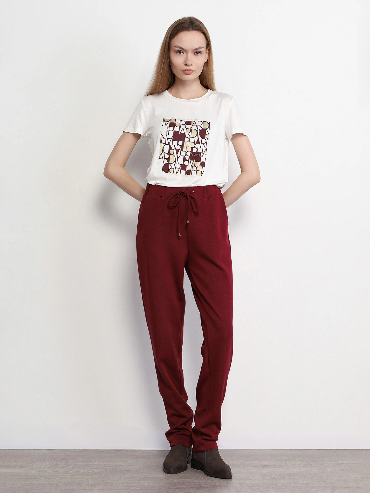 Брюки трикотажные бордового цвета с эластичным поясом